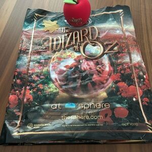 The Wizard of Oz Sphere collector apple.